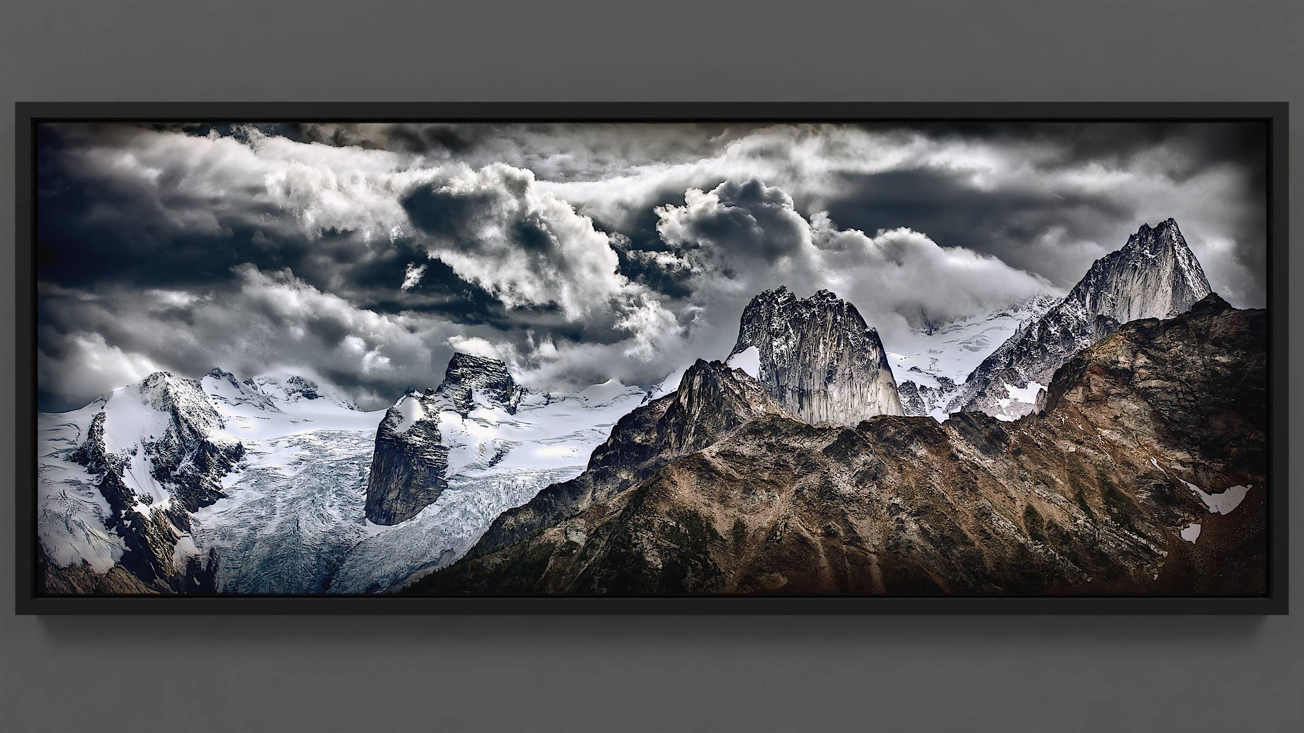 Bugaboo Skyline - Magnificent Bugaboo mountains & glaciers captured in stunning canvas print